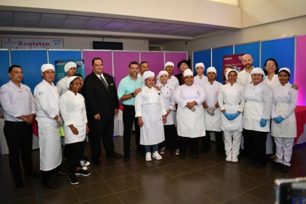 INATEC llevó a cabo la exhibición de recetas saludables y sostenibles: «Cuido mi planeta desde la cocina».