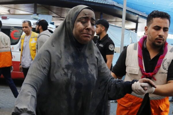 Mujeres embarazadas en Gaza deben someterse a cesáreas de emergencia sin anestesia entre bombardeos israelíes