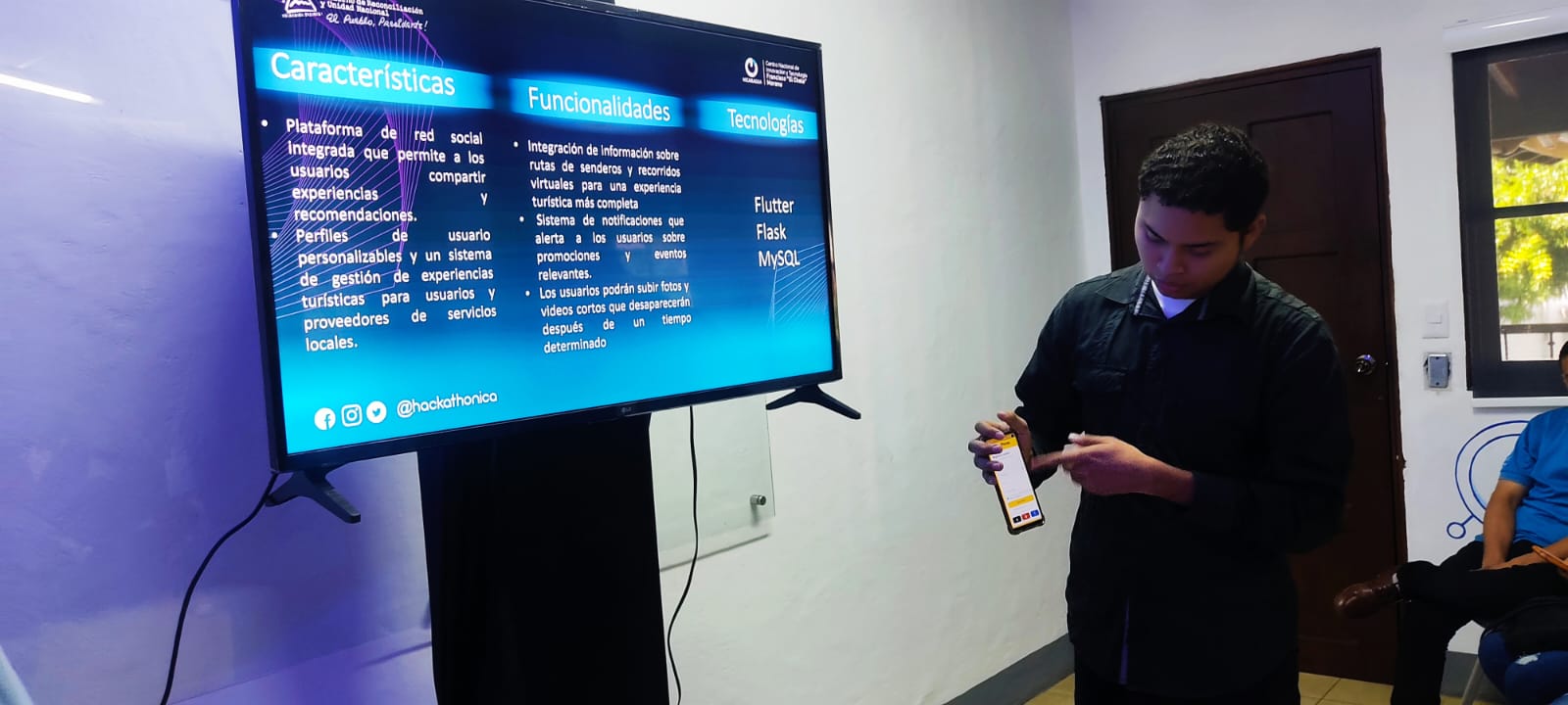 Presentación Exitosa de Soluciones Tecnológicas en el Demo Day del Hackathon Nicaragua 2023