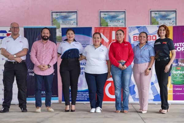 Claro Nicaragua y Empresas Amigas Se Unen en Colecta Navideña a Favor del Hogar de Protección Pajarito Azul