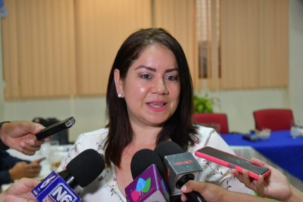 Nuevo Capítulo en Educación: Profesora Lilliam Herrera se Retira y Mendy Aráuz asume el Ministerio en Nicaragua
