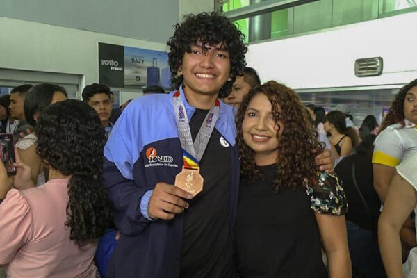 Éxito Deportivo: Delegación Nicaragüense Regresa con 89 Medallas de los VI Juegos Deportivos Escolares Centroamericanos y del Caribe