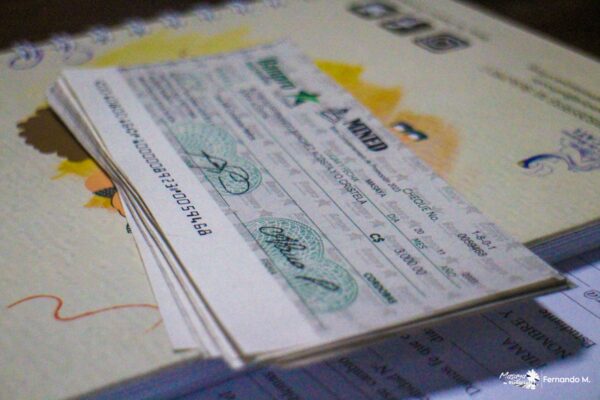 Entrega de Bonos Complementarios de Bachillerato en Centros Públicos de Masaya: Apoyo a la Educación y Economía Familiar