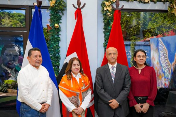 Autoridades del Ministerio de Educación sostienen fraternal encuentro con Embajador de Egipto