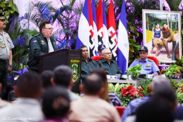 General Avilés: Forjamos hombres y mujeres para servir a la Patria