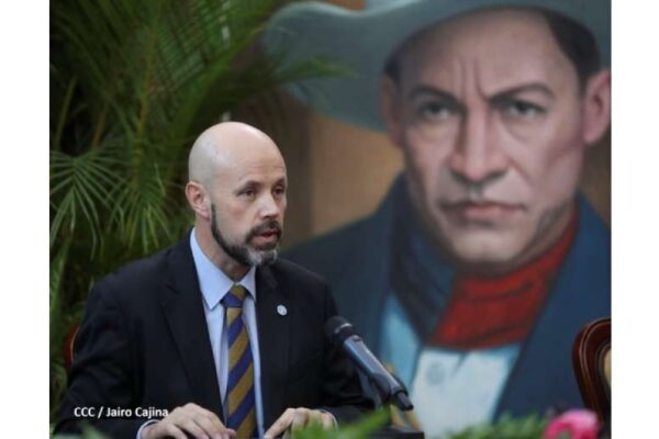 Reconocimiento a la Labor de Iván León por la FAO: Orden José de Marcoleta en Grado de Gran Cruz