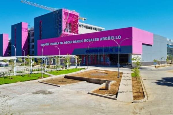 Inauguración del Hospital Escuela Oscar Danilo Rosales Argüello (HEODRA) en León: Un Hito en la Salud Moderna