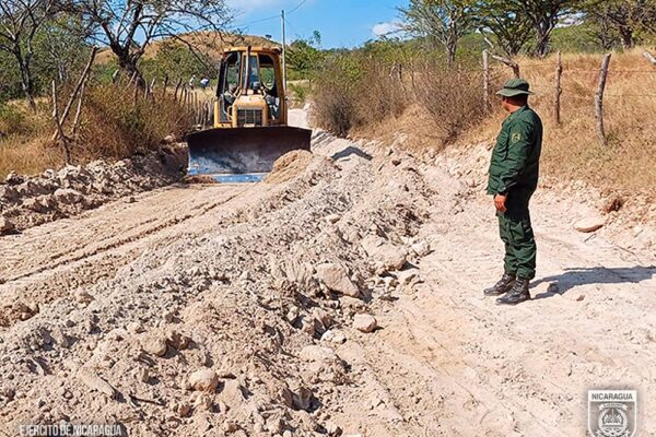 Cuerpo de Ingenieros Restaura 2,500 Metros de Camino en Mimba, León