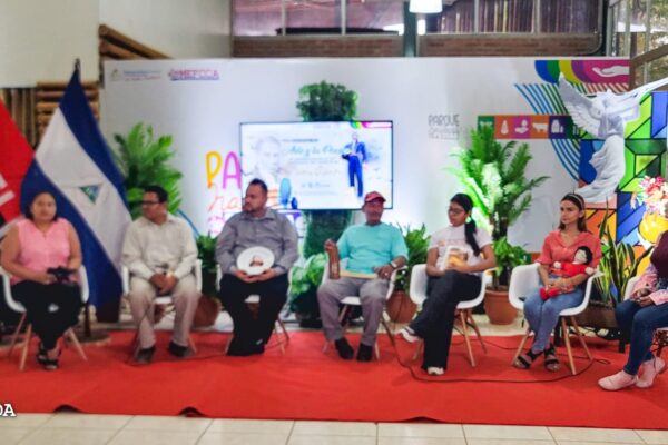 MEFCCA promueve feria en homenaje a Rubén Darío