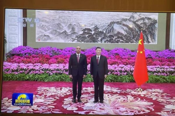 Fortaleciendo Vínculos Diplomáticos: Presentación de Cartas Credenciales del Embajador Michael Campbell en China