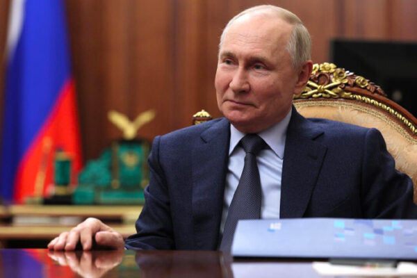 Rusia un paso adelante: Putin inaugura la mayor Fábrica de Energía Solar