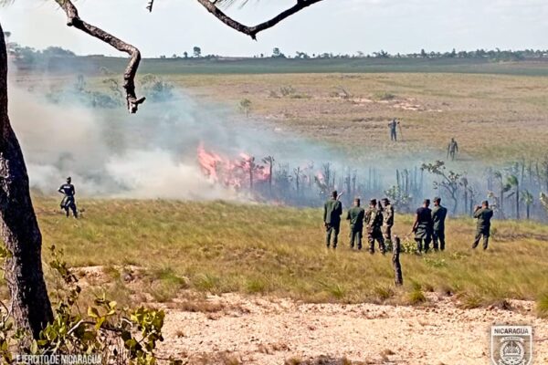 Destacamento Militar Norte Sofoca Incendio en Puerto Cabezas