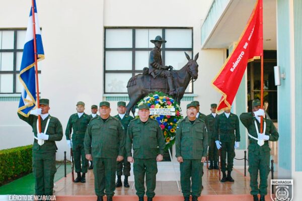 Ejército de Nicaragua Rinde Homenaje al General Sandino en el 90 Aniversario de su Inmortalidad