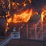13 heridos tras grave incendio en un parque de atracciones de Suecia
