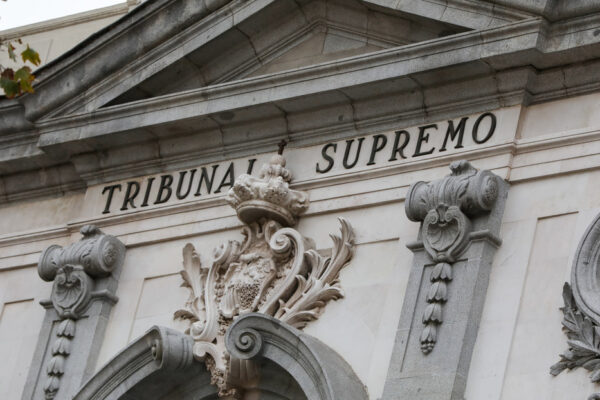 Denuncian por corrupción de menores a los responsables del carnaval con niñas en lencería en España