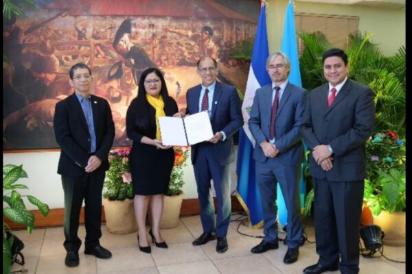 REPRESENTANTE DE UNICEF PRESENTA CREDENCIALES