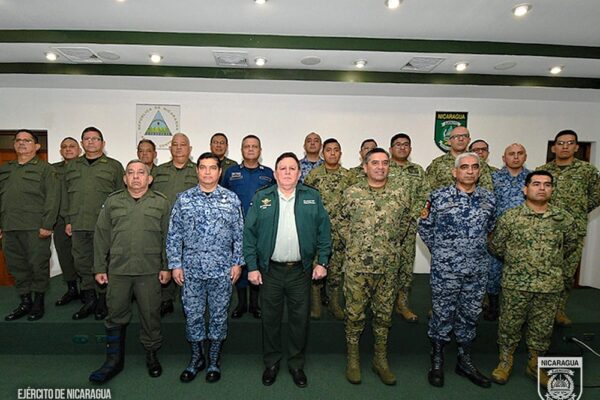 Nicaragua y México fortalecen lazos en reunión de Estados Mayores