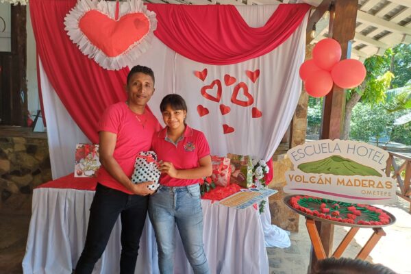 ¡En Amor y Paz! Escuela Hotel Volcán Maderas celebra el Día de la Amistad