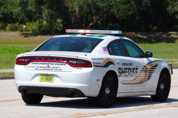 Persecución “de película” en Florida: Mujer roba patrulla y mata a dos personas