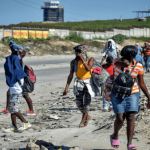 Cientos de personas escapan de enfrentamientos armados en Haití