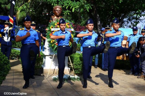 Leonel Rugama inspiración para nuevas generaciones de policías nicaragüenses