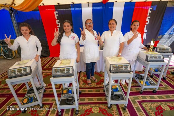 Gobierno Sandinista entrega equipos de electrobisturí para cirugías en Nicaragua