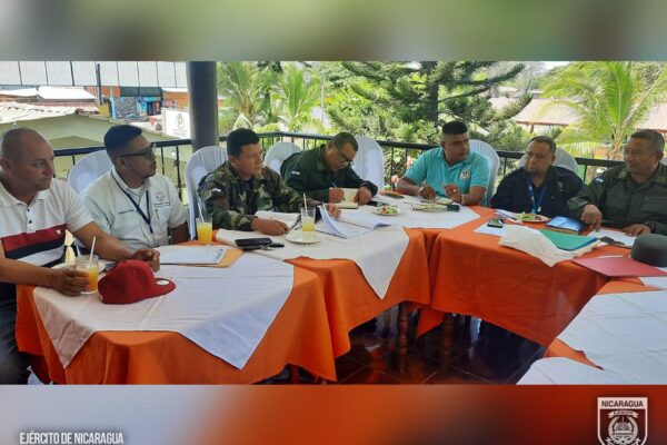 Ejército coordina con CEN-FETRACAMNIC aspectos de seguridad en la Frontera Sur