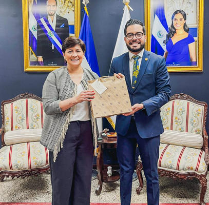 Delegación nicaragüense participa en encuentro con Ministra de Cultura de El Salvador