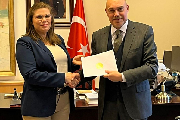 Tatiana García, entregó Copias de Estilo acreditándose como Embajadora de Nicaragua en Türkiye