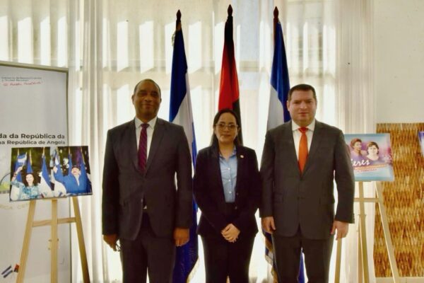 Rinden homenaje a mujeres nicaragüenses en Angola