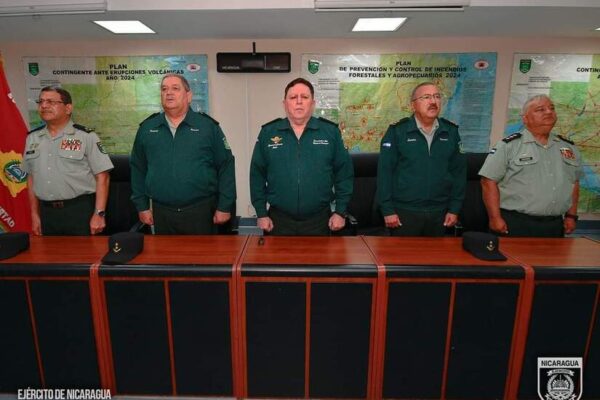 Efectúan traspaso de mando del Estado Mayor de la Defensa Civil