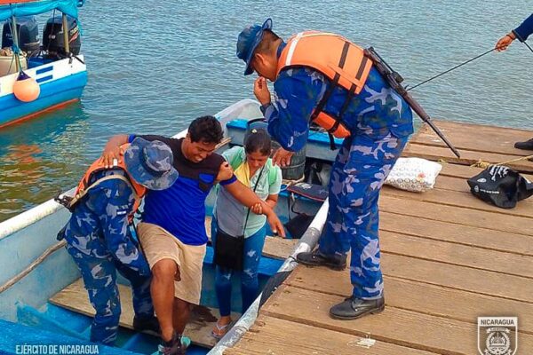 Fuerza Naval traslada a ciudadano de Solentiname a Río San Juan en condiciones delicadas de salud