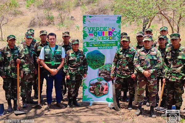 Brigada de Infantería Mecanizada lidera jornada ecológica en la laguna de Nejapa