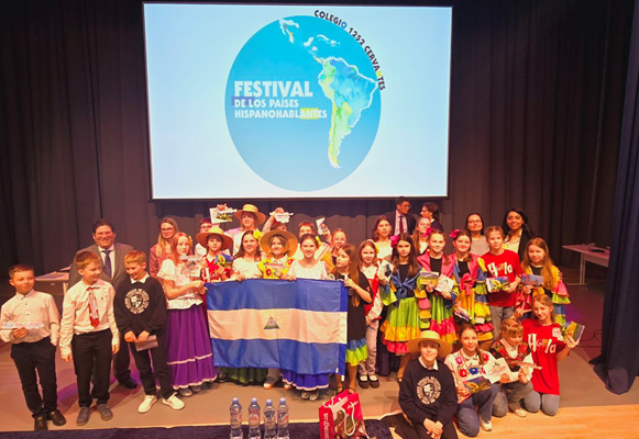 NOMINACIÓN DE MEJOR REPRESENTACIÓN FESTIVAL INTERCOLEGIAL EN MOSCÚ