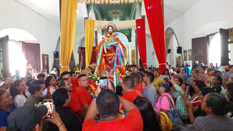 San Marcos Celebra con Devoción el Tope de Santos en Honor a San Marcos Evangelista