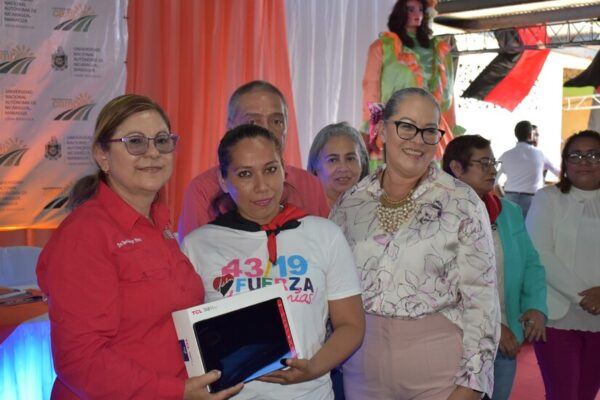 UNICAM otorga Excelencia Académica Integral 2024 en Carazo