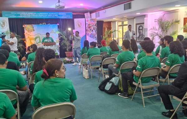 Universitarios de la UAM prometen fomentar prácticas sostenibles