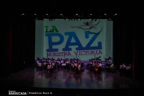 Estudiantes de Nicaragua celebran la alegría de vivir en paz con gala artística