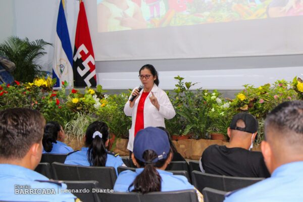 Servidores públicos del Ministerio del Interior son capacitados en alimentación infantil saludable