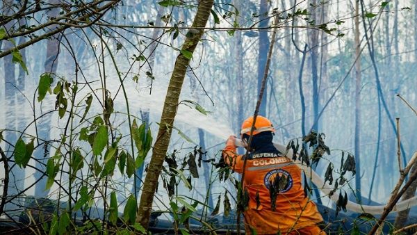Más de 1.200 hectáreas arden por incendio forestal en Colombia