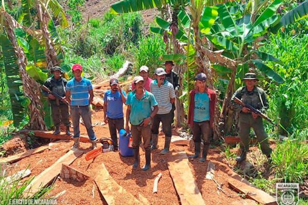Ejército de Nicaragua y MARENA unen esfuerzos para proteger el Parque Nacional Cerro Saslaya