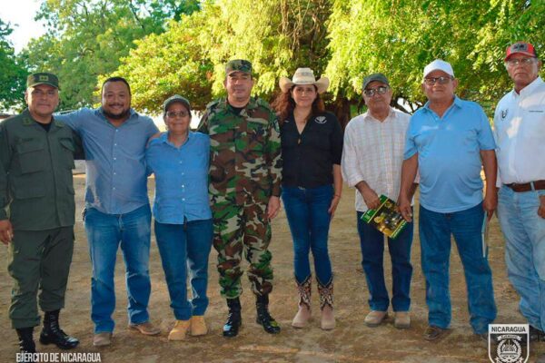 Ejército de Nicaragua fortalece lazos con productores en la Península de Chiltepe