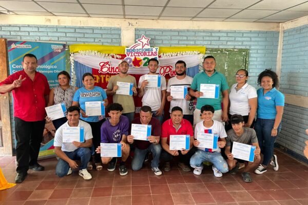 Transformando vidas en Chinandega: Programa Luz y Verdad
