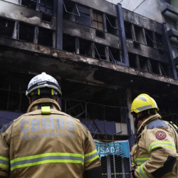 Nueve personas mueren en el incendio de una posada en el sur de Brasil