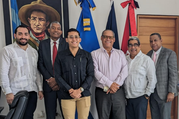 Representante de Nicaragua en República Dominicana en reunión con Líderes Evangélicos Dominicanos