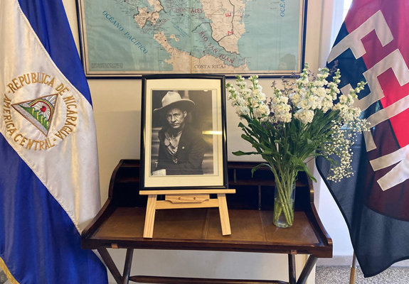 Fuego y Poesía: Celebran a Sandino en Italia