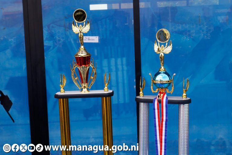 Jóvenes atletas destacan en el Campeonato Nacional de Natación en Managua
