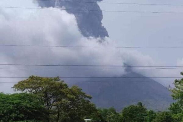 Ineter informa acerca de emanación de cenizas y gases en el Volcán Concepción