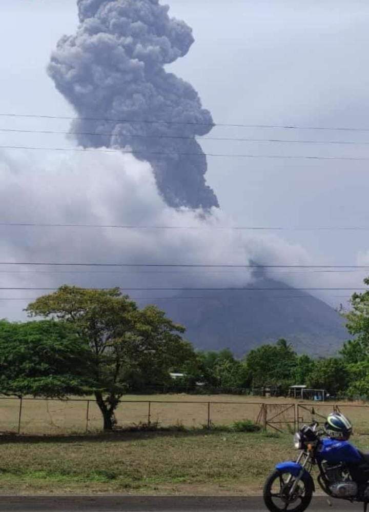 Ineter informa acerca de emanación de cenizas y gases en el Volcán Concepción