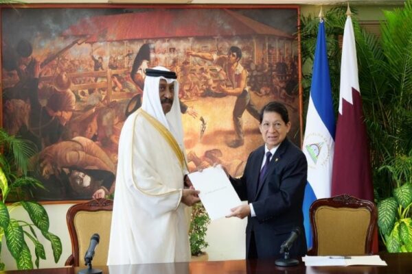 Embajador de Qatar presenta Copias de Estilo ante Nicaragua